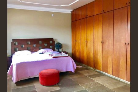 Casa à venda com 233m², 3 quartos e 2 vagas