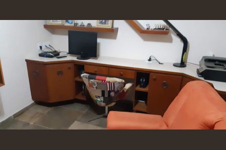 Casa à venda com 233m², 3 quartos e 2 vagas