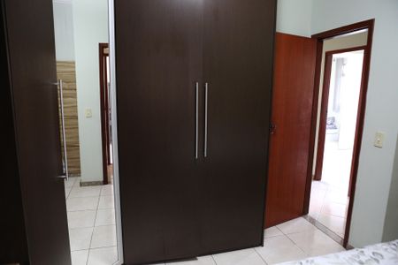 Apartamento à venda com 120m², 3 quartos e 2 vagasQuarto 2