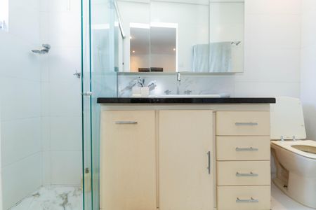 Apartamento à venda com 100m², 3 quartos e 2 vagas Apartamento à venda com 100m², 3 quartos e 2 vagasBanheiro da Suíte