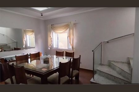 Casa à venda com 240m², 4 quartos e 2 vagas