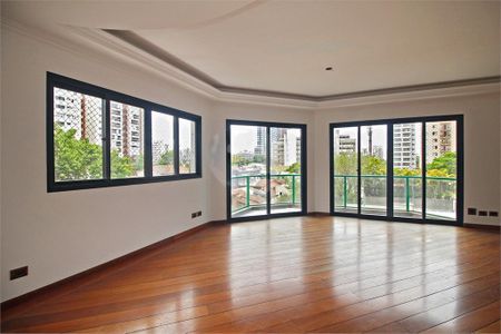 Apartamento à venda com 153m², 4 quartos e 3 vagas