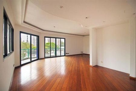 Apartamento à venda com 153m², 4 quartos e 3 vagas