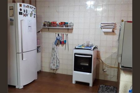 Casa à venda com 140m², 3 quartos e 4 vagas