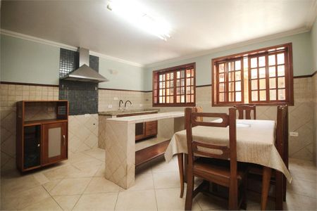 Casa à venda com 168m², 3 quartos e 2 vagas