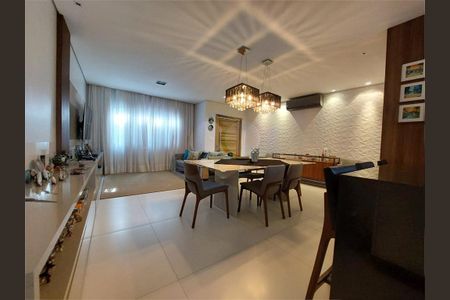 Casa à venda com 158m², 2 quartos e 2 vagas