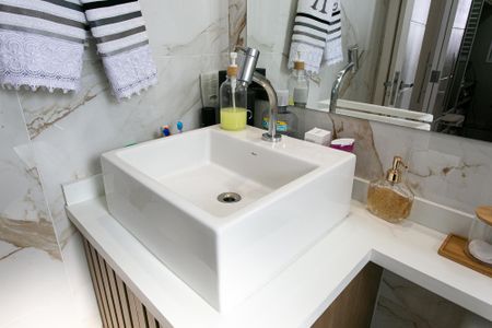 Apartamento à venda com 50m², 2 quartos e 1 vaga Apartamento à venda com 50m², 2 quartos e 1 vagaBanheiro