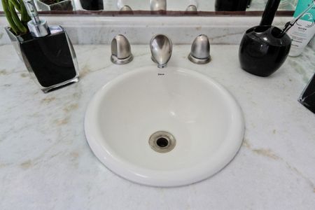 Casa à venda com 320m², 4 quartos e 6 vagas Casa à venda com 320m², 4 quartos e 6 vagasBanheiro da Suíte