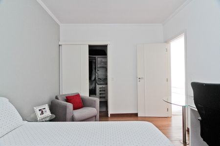 Casa à venda com 320m², 4 quartos e 6 vagas Casa à venda com 320m², 4 quartos e 6 vagasSuíte 2