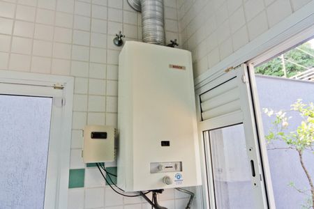 Casa à venda com 320m², 4 quartos e 6 vagas Casa à venda com 320m², 4 quartos e 6 vagasÁrea de Serviço