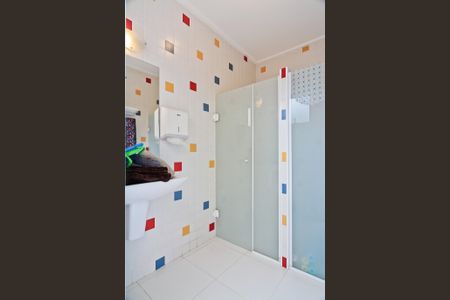 Casa à venda com 320m², 4 quartos e 6 vagas Casa à venda com 320m², 4 quartos e 6 vagasÁrea Externa