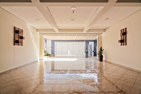 Casa à venda com 320m², 4 quartos e 6 vagas Casa à venda com 320m², 4 quartos e 6 vagasGaragem