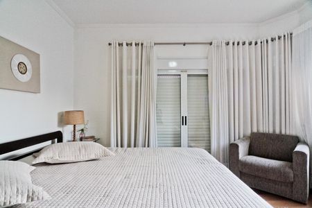 Casa à venda com 320m², 4 quartos e 6 vagas Casa à venda com 320m², 4 quartos e 6 vagasSuíte 4