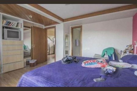 Casa à venda com 397m², 3 quartos e 8 vagas Casa à venda com 397m², 3 quartos e 8 vagasSuite