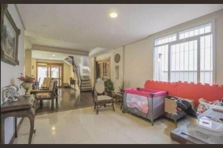 Casa à venda com 397m², 3 quartos e 8 vagas Casa à venda com 397m², 3 quartos e 8 vagasSala