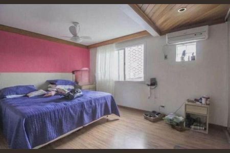 Casa à venda com 397m², 3 quartos e 8 vagas Casa à venda com 397m², 3 quartos e 8 vagasSuite
