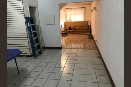 Casa à venda com 230m², 3 quartos e 2 vagas