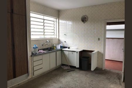 Casa à venda com 230m², 3 quartos e 2 vagas