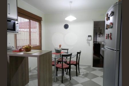 Casa à venda com 140m², 2 quartos e 4 vagas