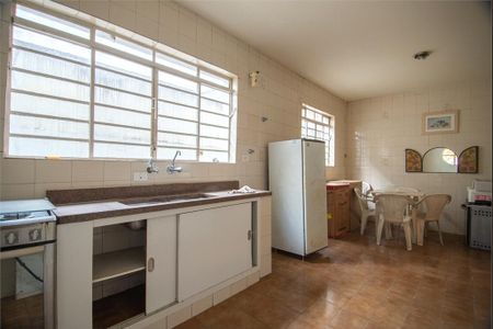 Casa à venda com 371m², 6 quartos e 3 vagas