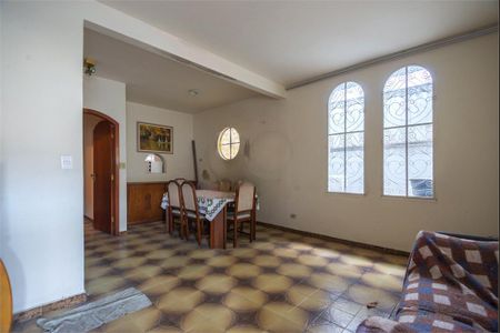 Casa à venda com 371m², 6 quartos e 3 vagas