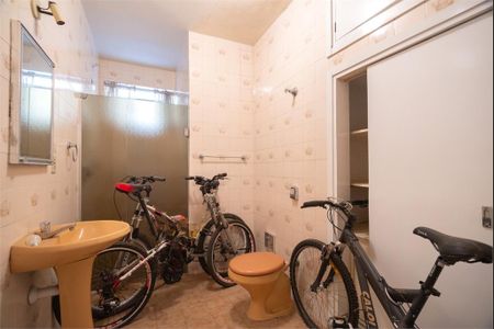 Casa à venda com 371m², 6 quartos e 3 vagas