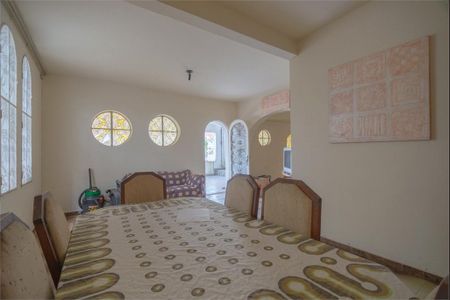 Casa à venda com 371m², 6 quartos e 3 vagas