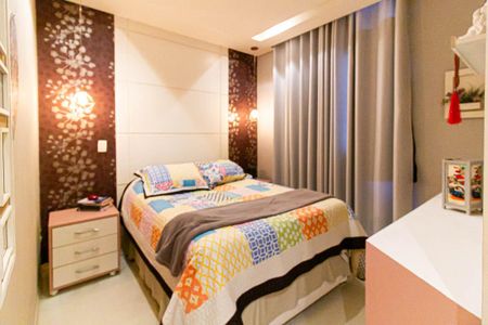 Apartamento à venda com 75m², 3 quartos e 2 vagas Apartamento à venda com 75m², 3 quartos e 2 vagasSuíte