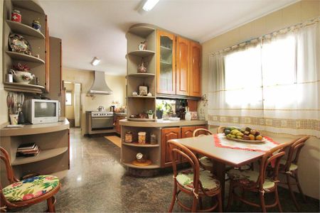 Apartamento à venda com 286m², 4 quartos e 3 vagas