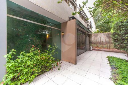 Casa à venda com 196m², 3 quartos e 3 vagas