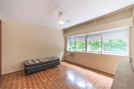 Casa à venda com 196m², 3 quartos e 3 vagas