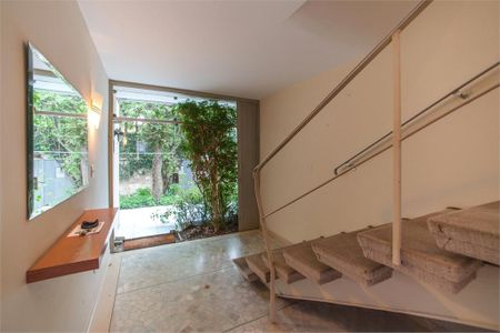 Casa à venda com 196m², 3 quartos e 3 vagas
