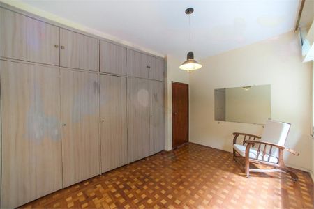 Casa à venda com 196m², 3 quartos e 3 vagas