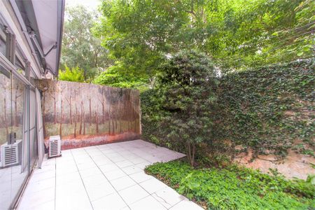 Casa à venda com 196m², 3 quartos e 3 vagas