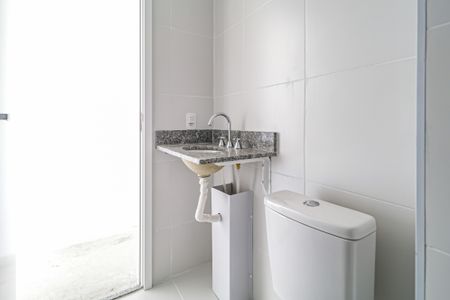 Apartamento à venda com 79m², 3 quartos e 1 vaga Apartamento à venda com 79m², 3 quartos e 1 vagaBanheiro social