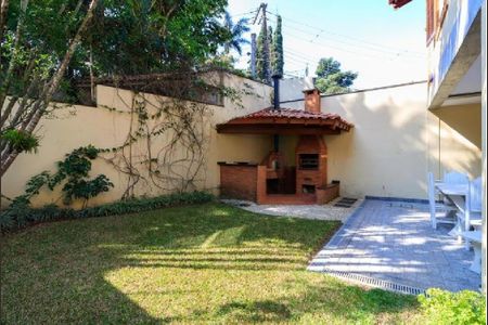 Casa de condomínio à venda com 250m², 4 quartos e 5 vagas Casa de condomínio à venda com 250m², 4 quartos e 5 vagasÁrea Externa