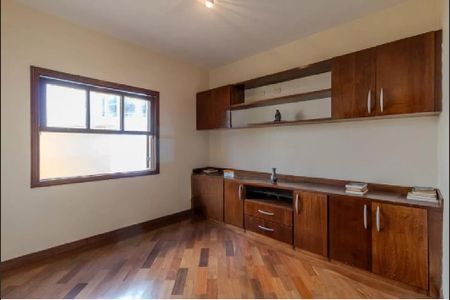 Casa de condomínio à venda com 250m², 4 quartos e 5 vagas Casa de condomínio à venda com 250m², 4 quartos e 5 vagasQuarto 3