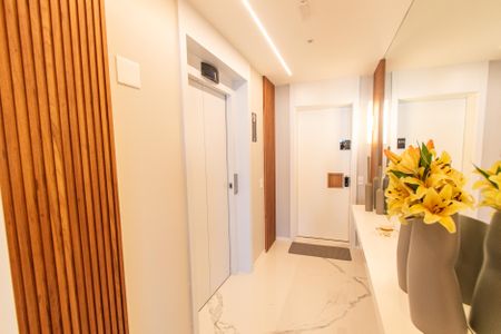 Apartamento à venda com 150m², 3 quartos e 2 vagasHall elevador