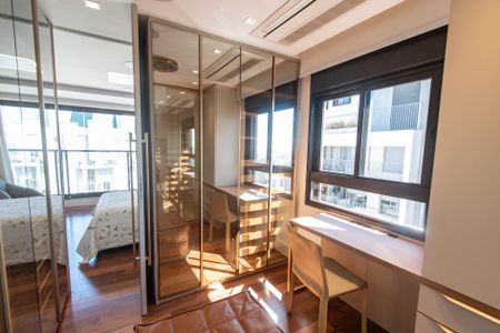 Apartamento à venda com 150m², 3 quartos e 2 vagasCloset 2 da suíte 2