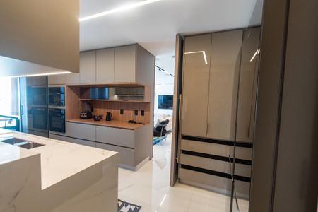 Apartamento à venda com 150m², 3 quartos e 2 vagasCozinha