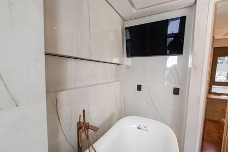 Apartamento à venda com 150m², 3 quartos e 2 vagasBanheira da suíte 2