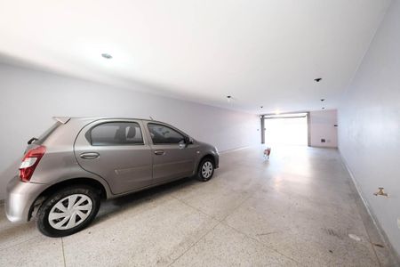 Casa à venda com 275m², 3 quartos e 6 vagasGaragem
