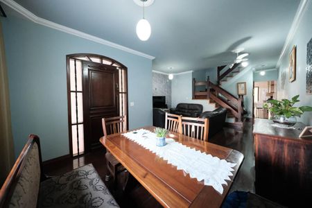 Casa à venda com 275m², 3 quartos e 6 vagasSala