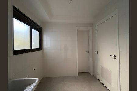 Apartamento à venda com 132m², 4 quartos e 2 vagas Apartamento à venda com 132m², 4 quartos e 2 vagasÁrea de Serviço
