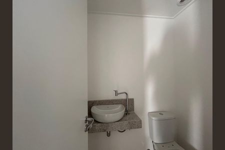 Apartamento à venda com 132m², 4 quartos e 2 vagas Apartamento à venda com 132m², 4 quartos e 2 vagasBanheiro