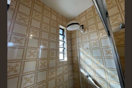 Casa à venda com 330m², 5 quartos e 6 vagas Casa à venda com 330m², 5 quartos e 6 vagasBanheiro 1