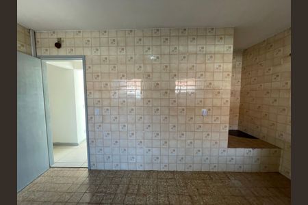 Casa à venda com 330m², 5 quartos e 6 vagas Casa à venda com 330m², 5 quartos e 6 vagasCozinha