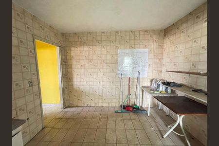 Casa à venda com 330m², 5 quartos e 6 vagas Casa à venda com 330m², 5 quartos e 6 vagasCozinha