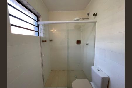 Casa à venda com 330m², 5 quartos e 6 vagas Casa à venda com 330m², 5 quartos e 6 vagasBanheiro 3