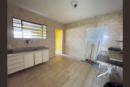 Casa à venda com 330m², 5 quartos e 6 vagas Casa à venda com 330m², 5 quartos e 6 vagasCozinha